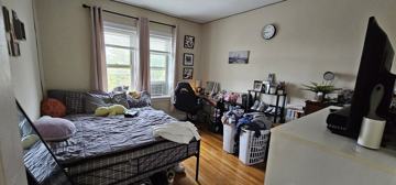 featured image of 3525 W Montrose Ave #3