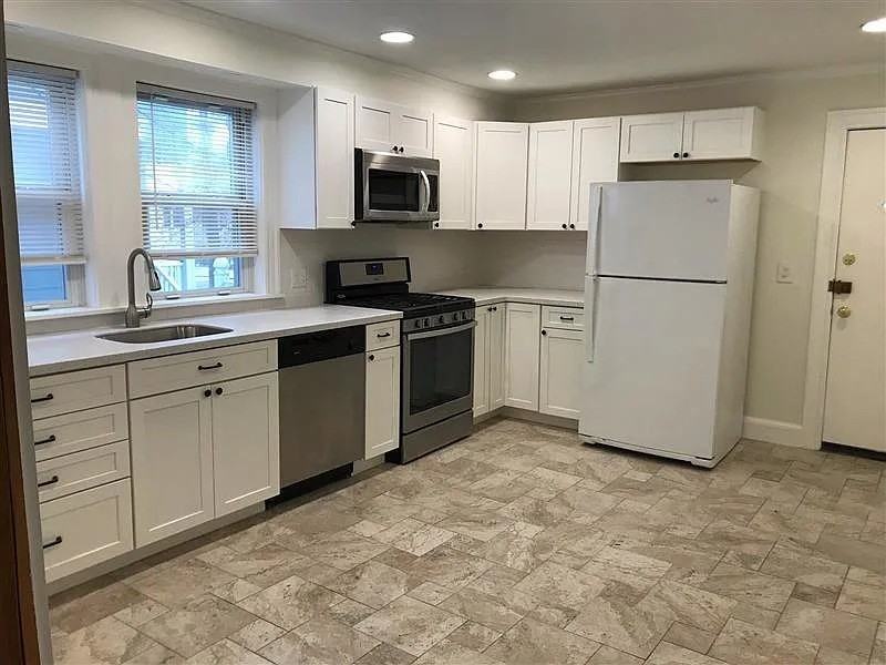 9 Bradford Ave #2 - Photo 2 of 9