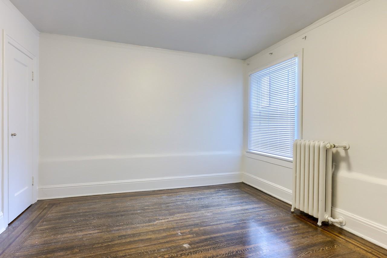 935 Jervis Street #19 - Photo 4 of 12