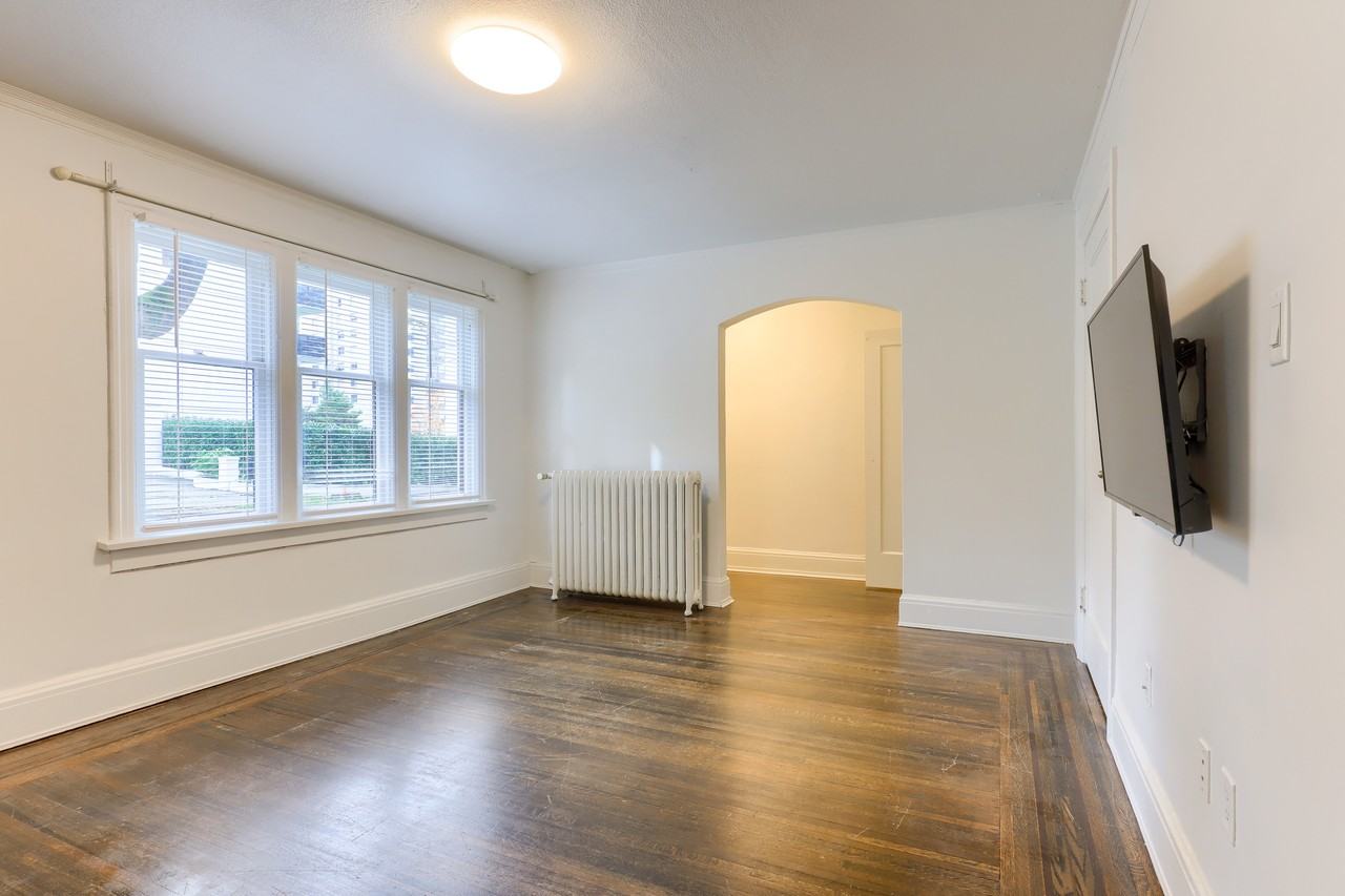 935 Jervis Street #19 - Photo 7 of 12