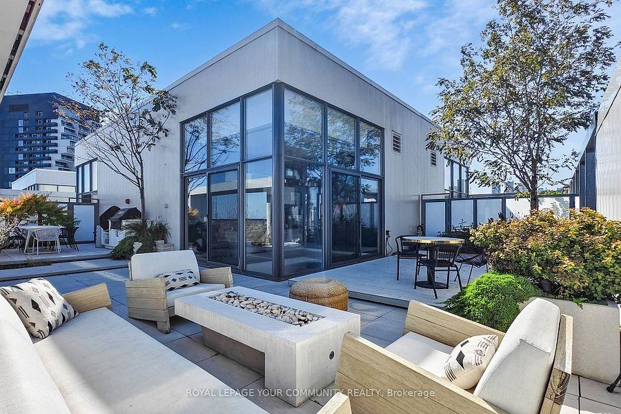 32 Trolley Crescent #PH10