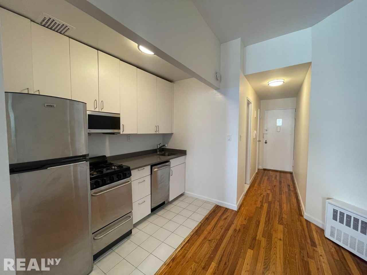 306 E 91st St #5D - Photo 3 of 7