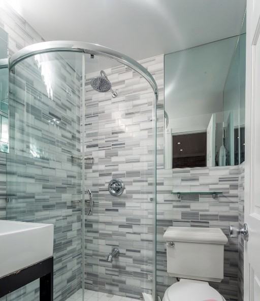 E 9th St #6 - Photo 7 of 8