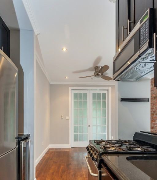 E 8th St #B2 - Photo 6 of 9