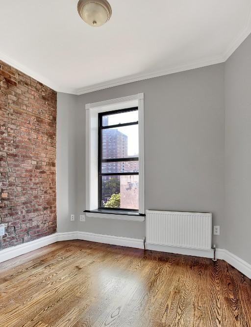 E 5th St #6 - Photo 4 of 10