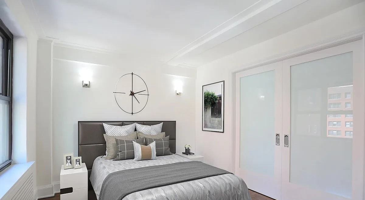 E 38th St #6H - Photo 2 of 5