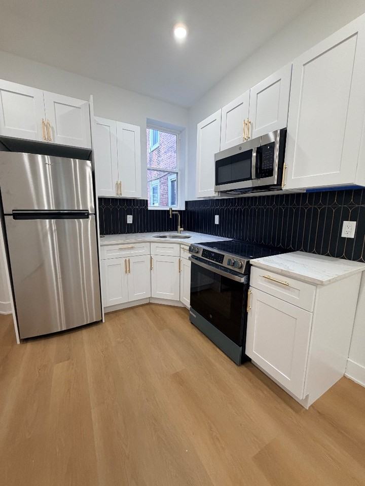 1325 Kerbaugh St - Photo 3 of 20