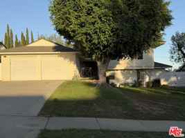 featured image of 9558 Swinton Ave