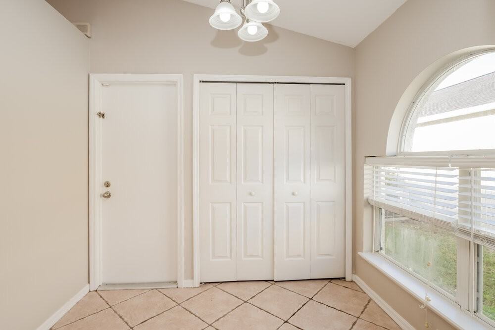 4307 Pembridge Ave - Photo 4 of 16