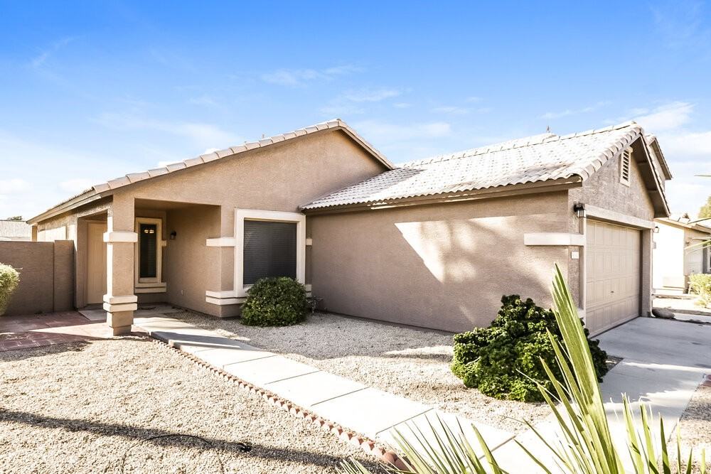 5453 West Augusta Avenue - Photo 3 of 16