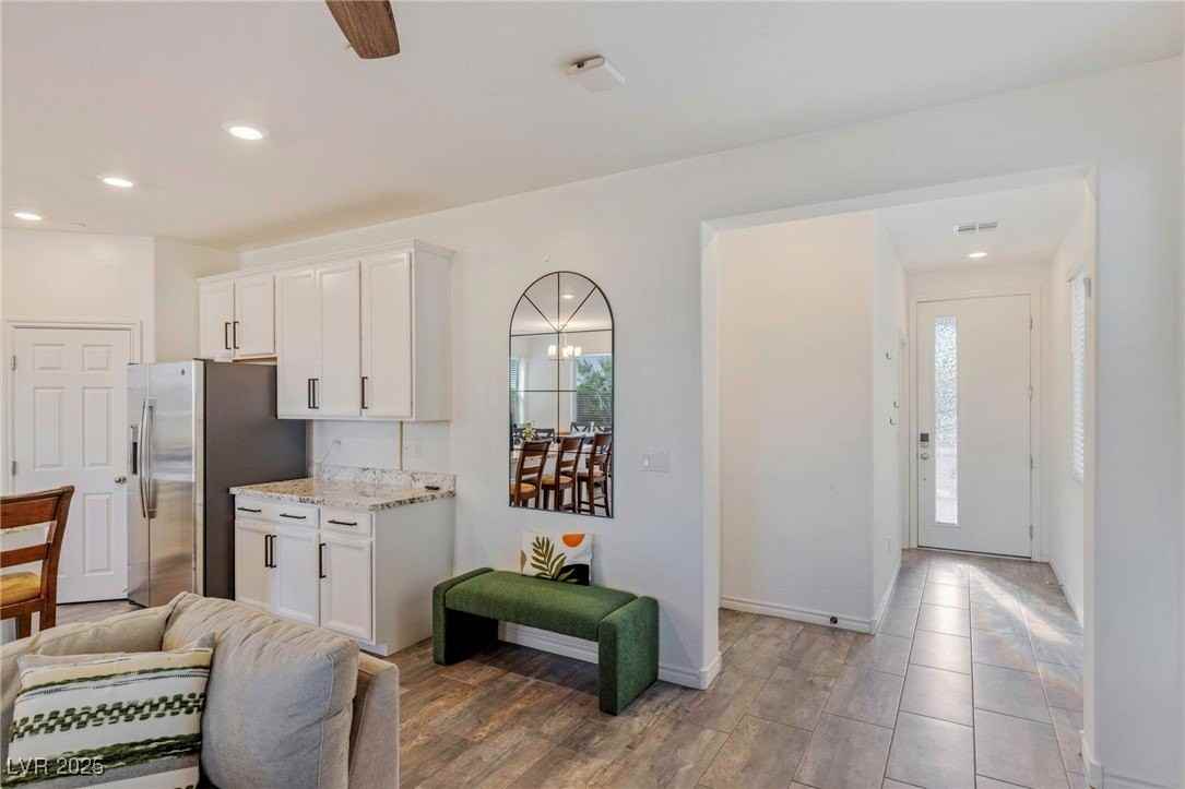 976 Bluebell Brook St - Photo 7 of 37