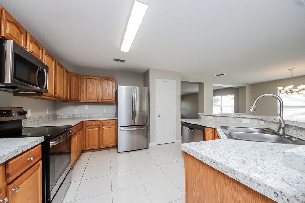 4550 Ross Lanier Ln - Photo 6 of 15