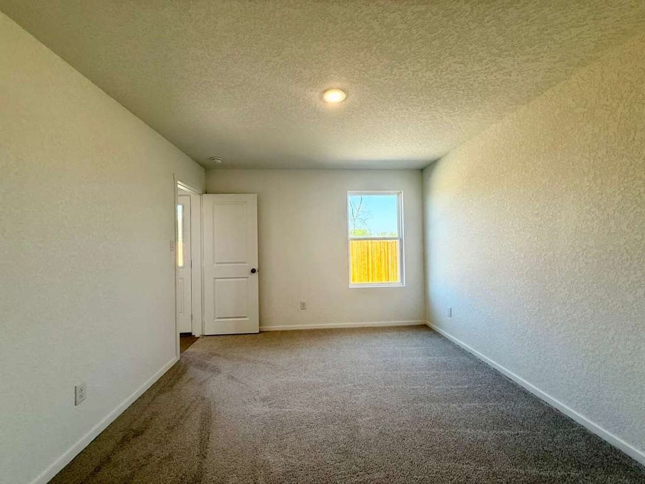 10319 Muniz - Photo 4 of 14