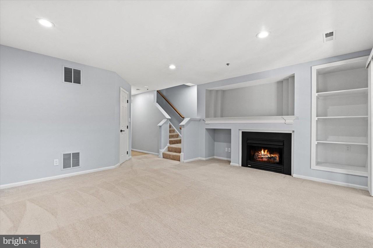 121 Martin Ln - Photo 6 of 50