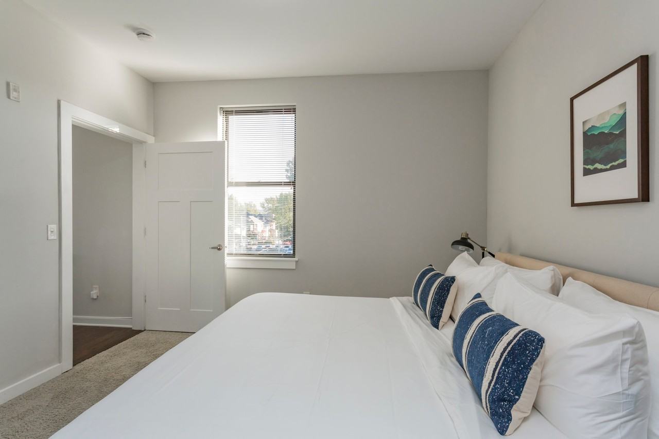 1016 18th Avenue South - Photo 6 of 24