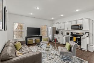 2612 Southwest Livingston Square - Photo 1 of 1