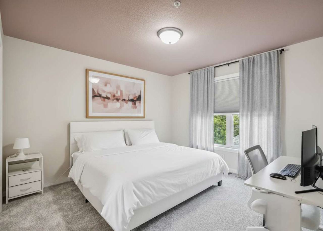 2424 Lyndale Avenue South - Photo 6 of 78