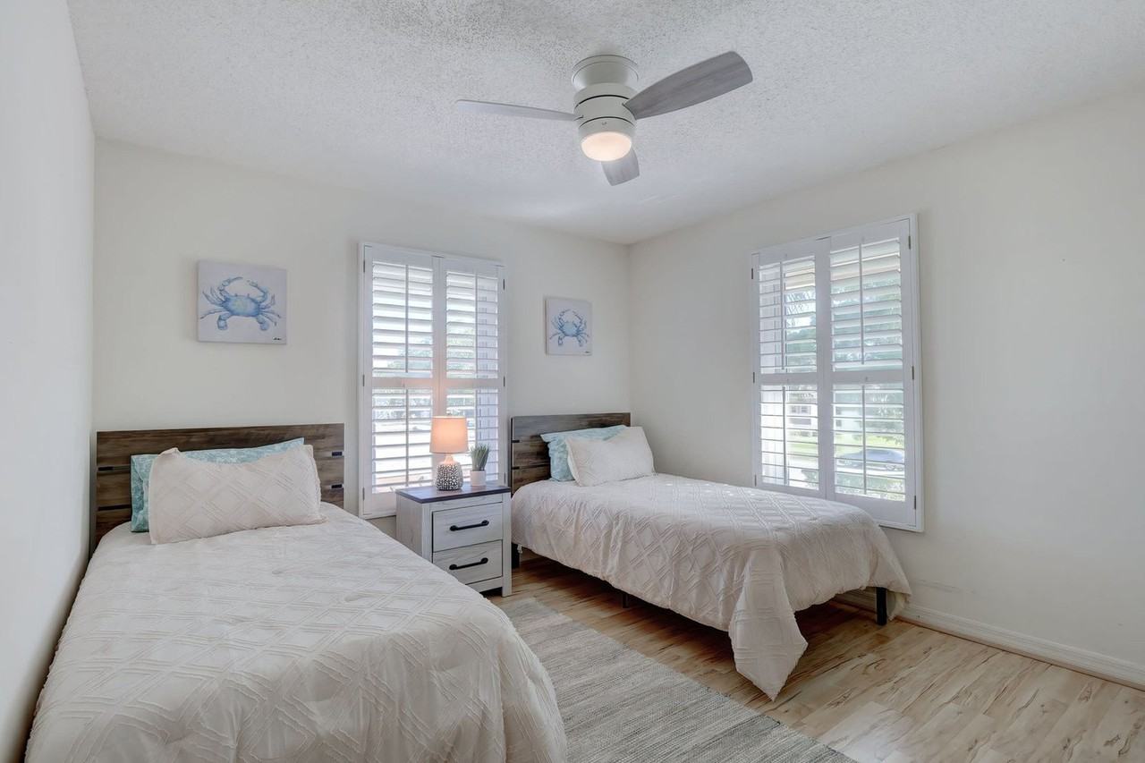 1501 Chesapeake Ave #1296210P - Photo 7 of 34