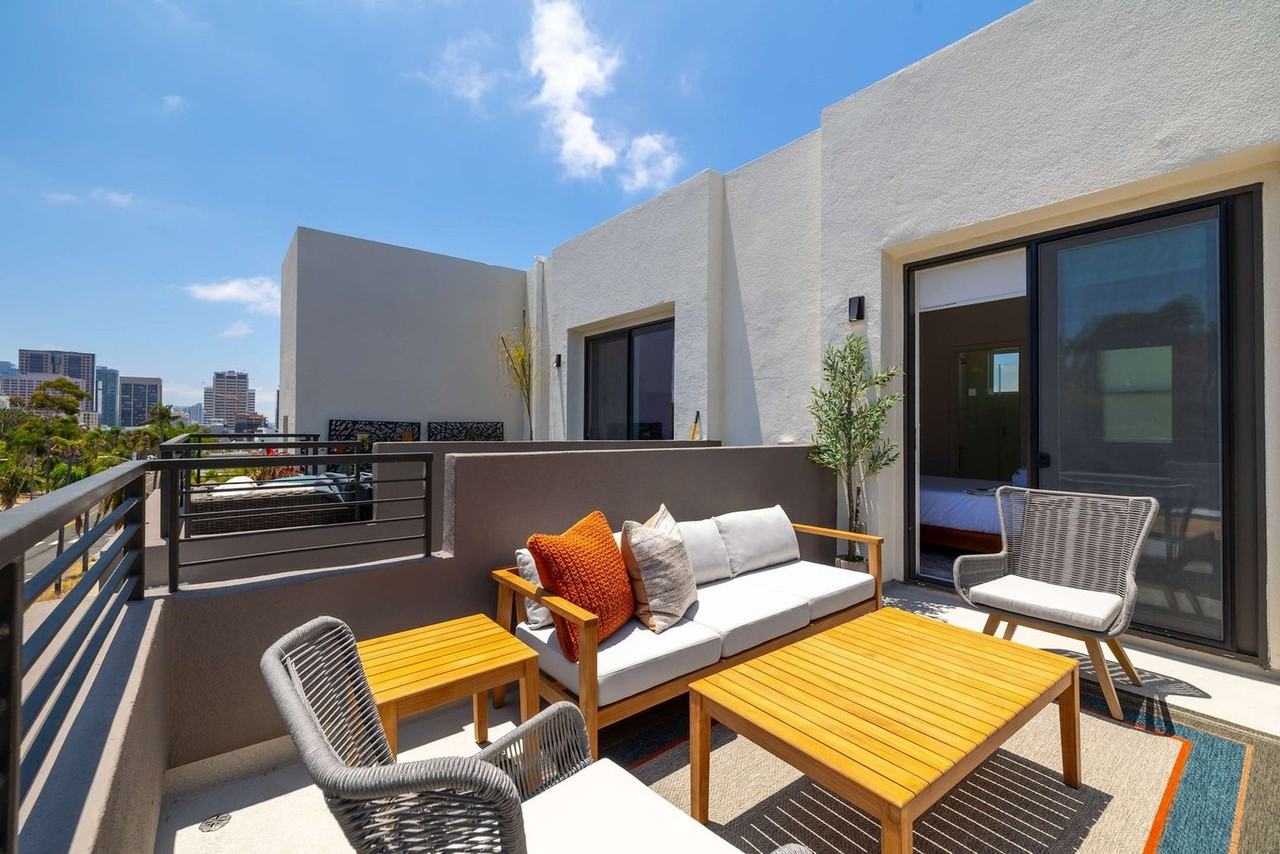 551 Hawthorn St #1304287P - Photo 5 of 39