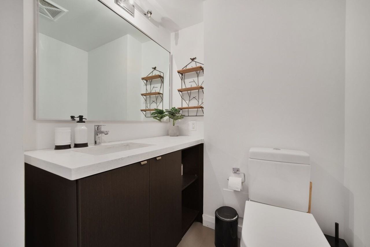 155 Yorkville Ave #1316393P - Photo 6 of 33