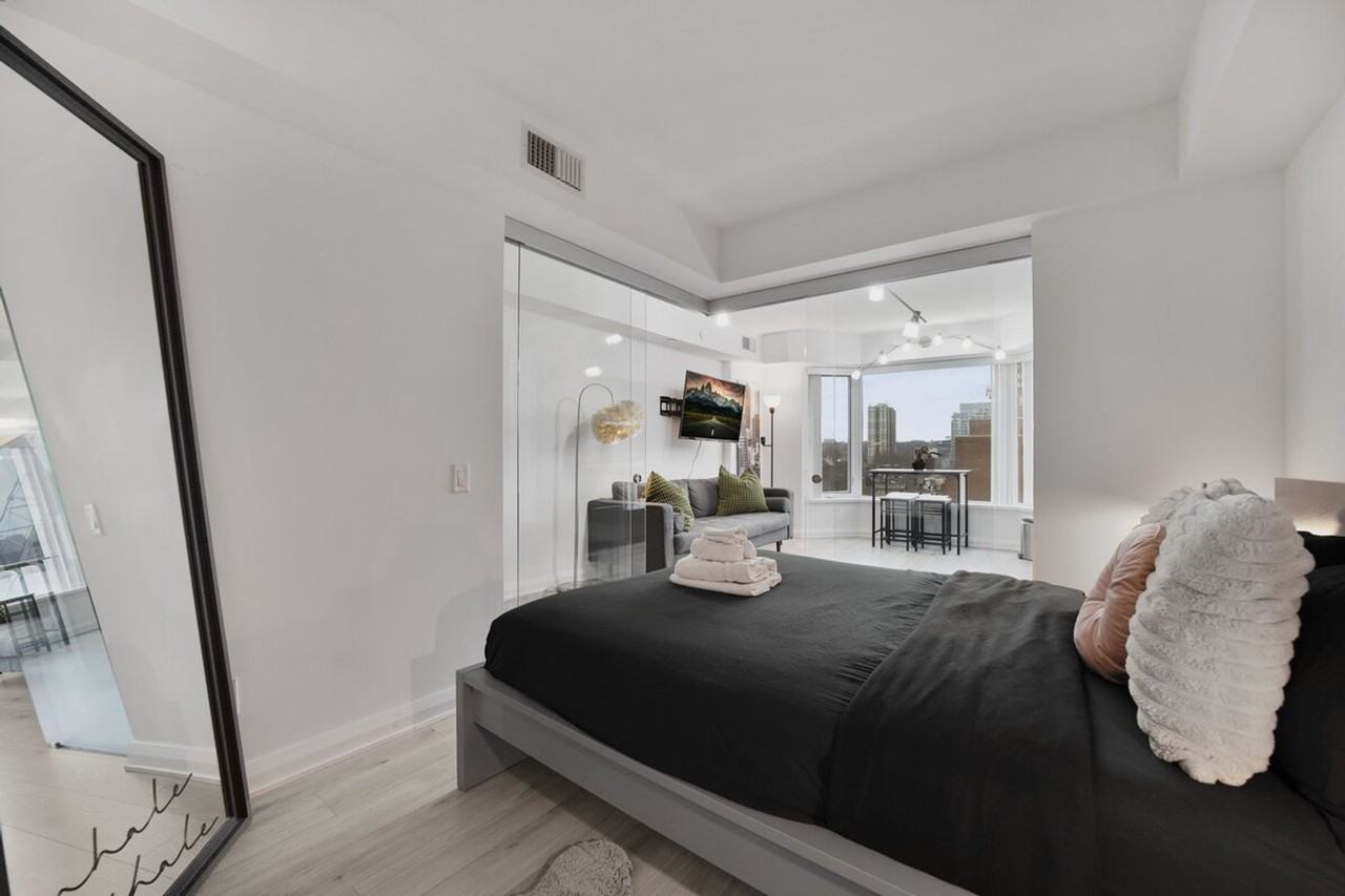 155 Yorkville Ave #1316393P - Photo 7 of 33