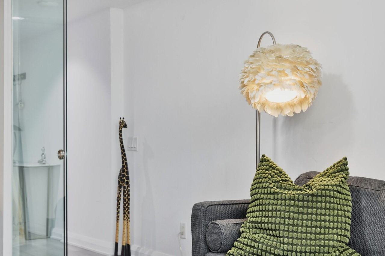 155 Yorkville Ave #1316393P - Photo 3 of 33