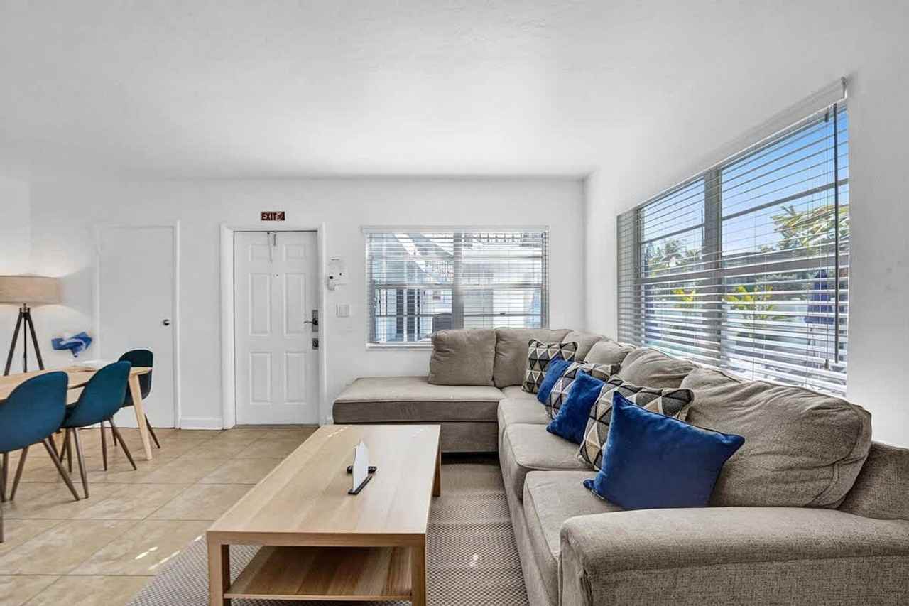 335 Desoto Street - Photo 3 of 82