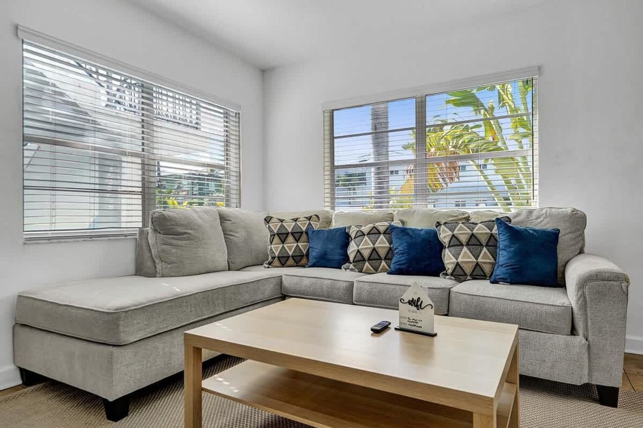 335 Desoto Street - Photo 4 of 82