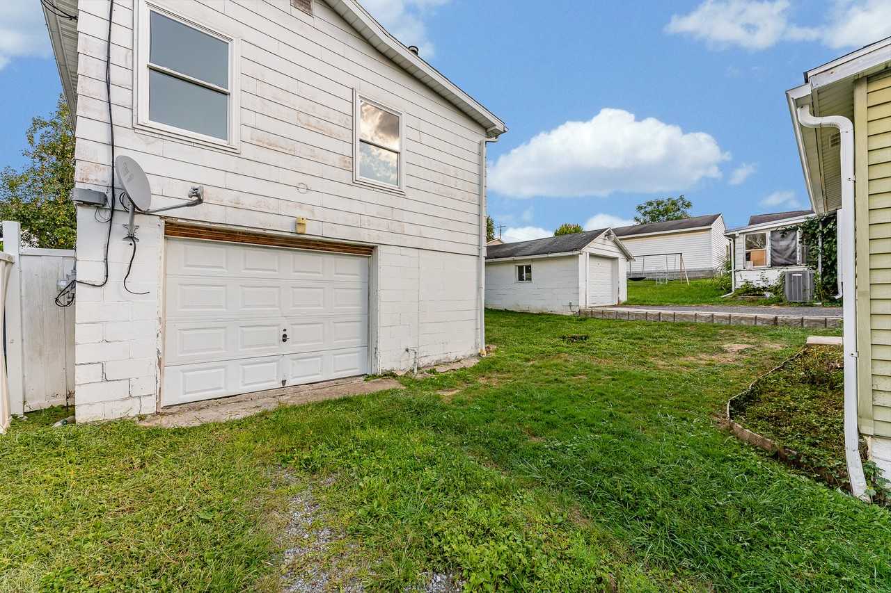 532 Herman Avenue #1/2 - Photo 2 of 9