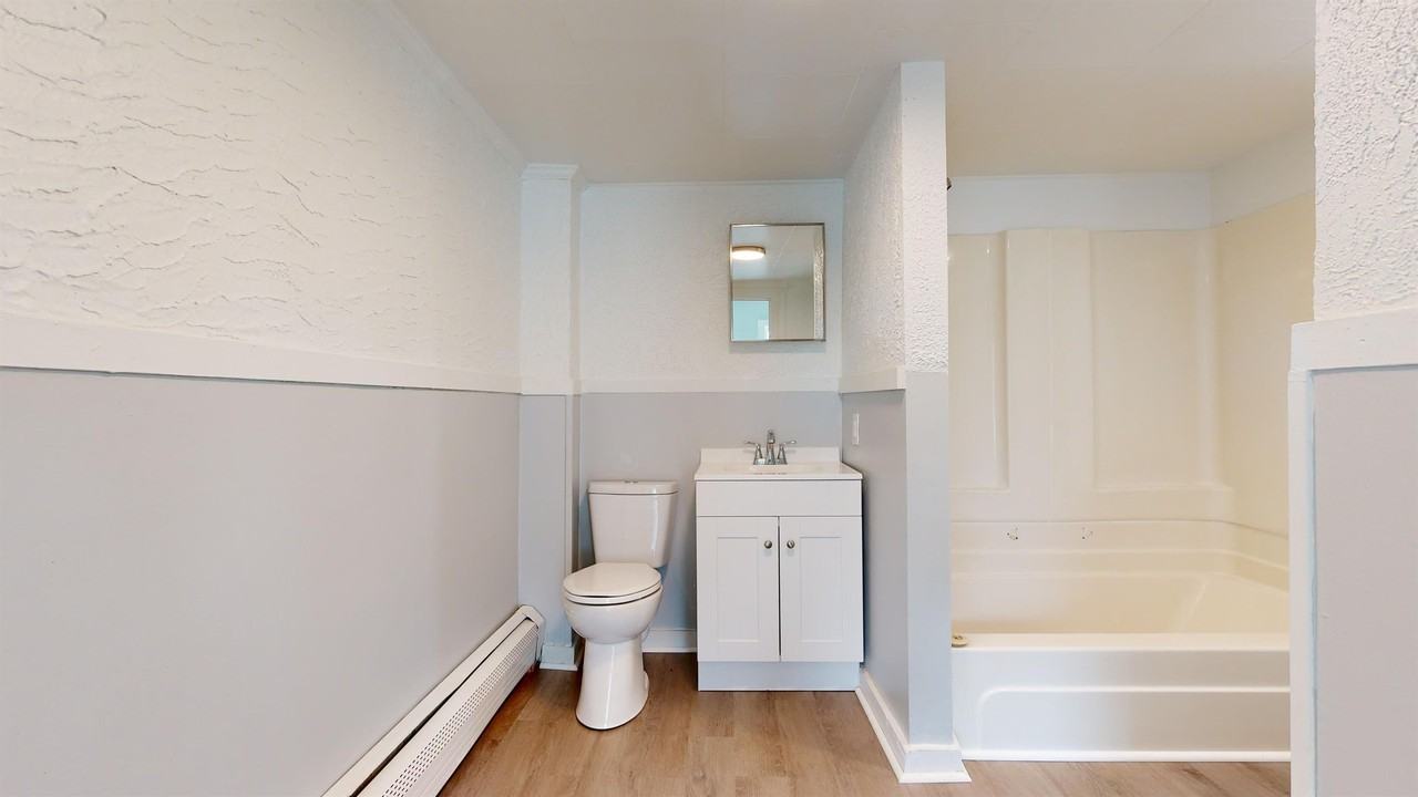 21 Riverbank Ct #C - Photo 3 of 29