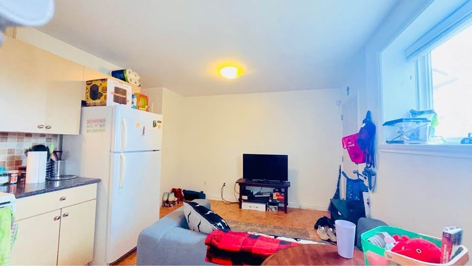 5131 Manor Street - Photo 3 of 11