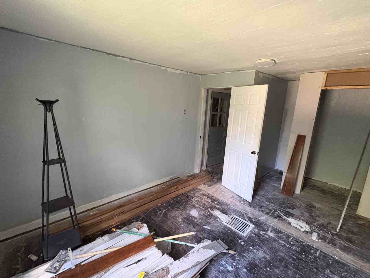 5917 Emma Ave - Photo 4 of 5