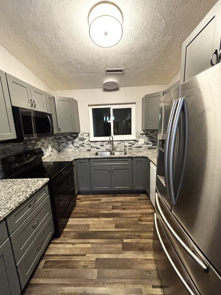 2547 E 610 N #2547 - Photo 3 of 13