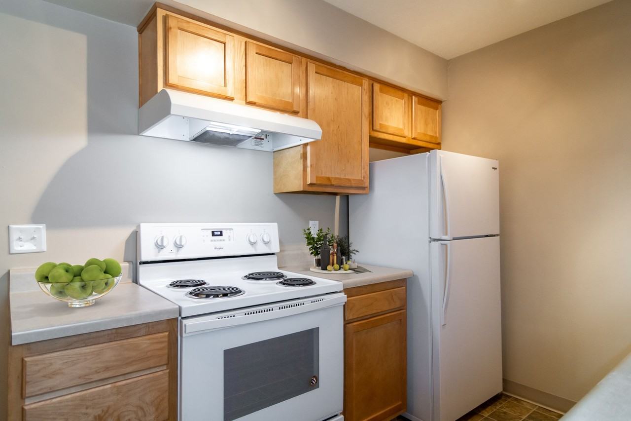 Country Club Lincoln - Photo 2 of 26