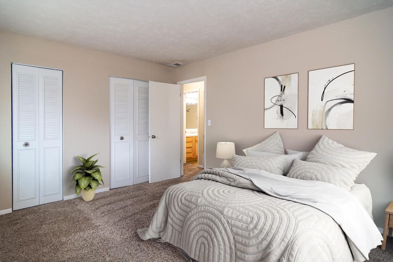 Country Club Lincoln - Photo 3 of 26