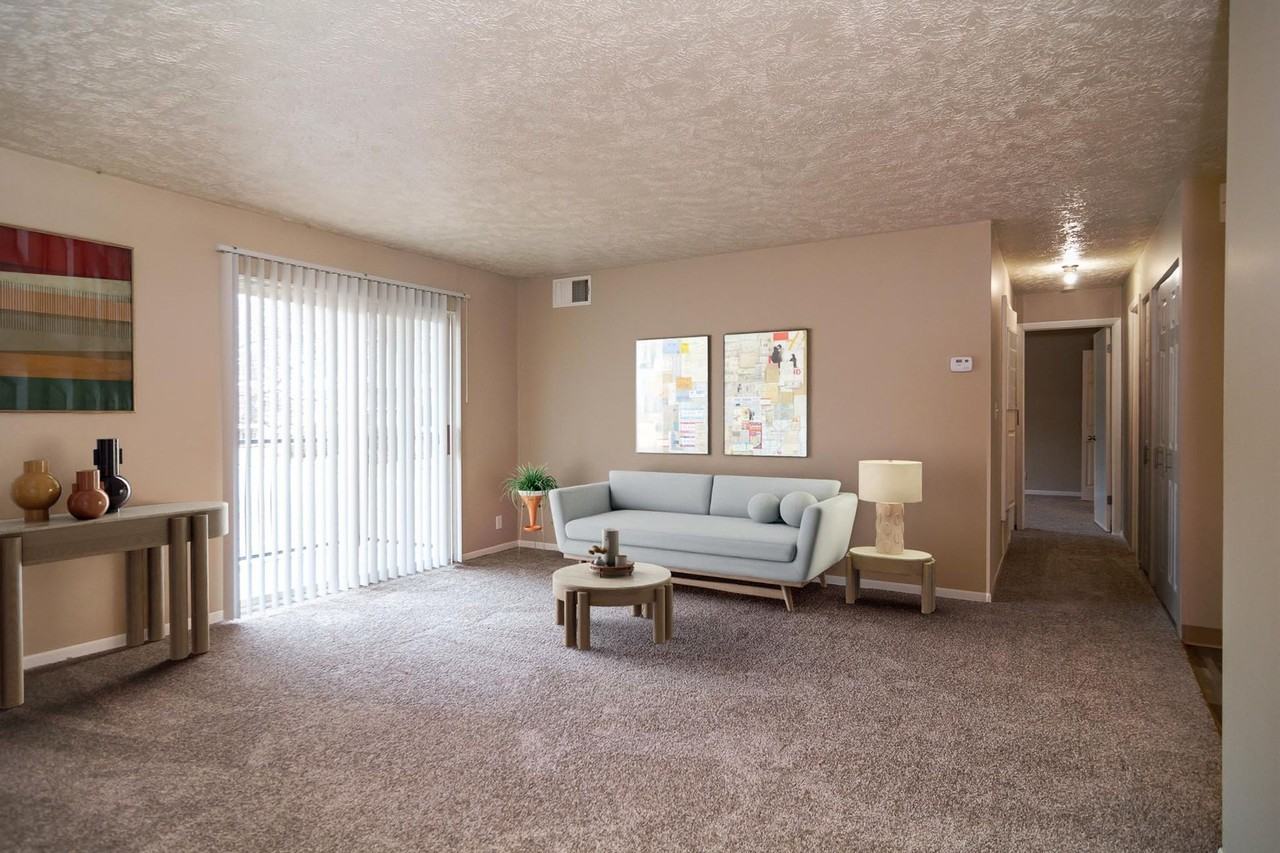 Country Club Lincoln - Photo 4 of 26