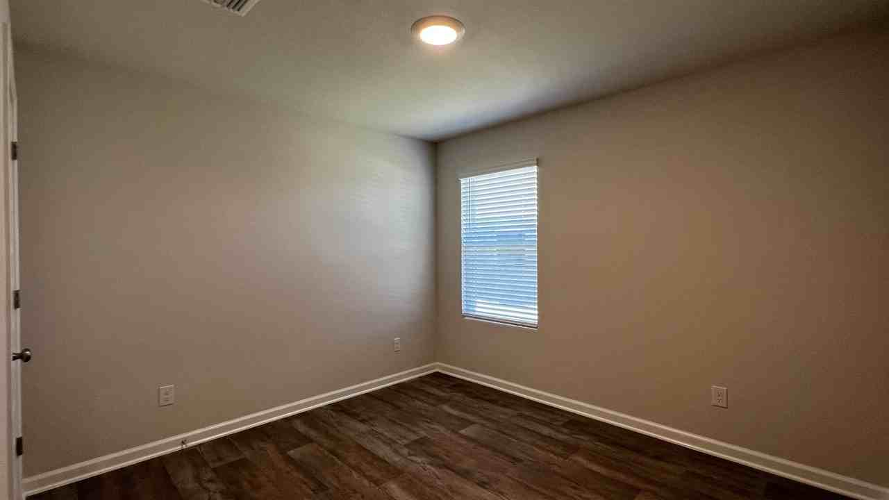 11207 Elemis Dr - Photo 5 of 30