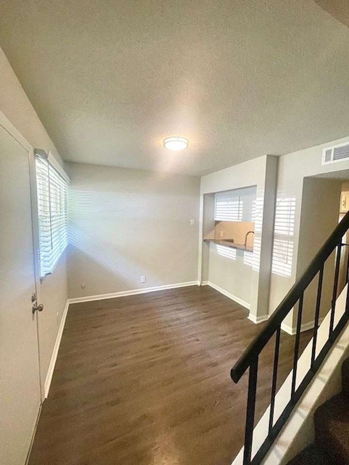 Chesney Woods Apartments - Photo 3 of 8