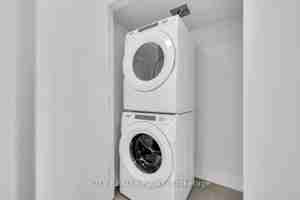 featured image of 664 Spadina Avenue #1001