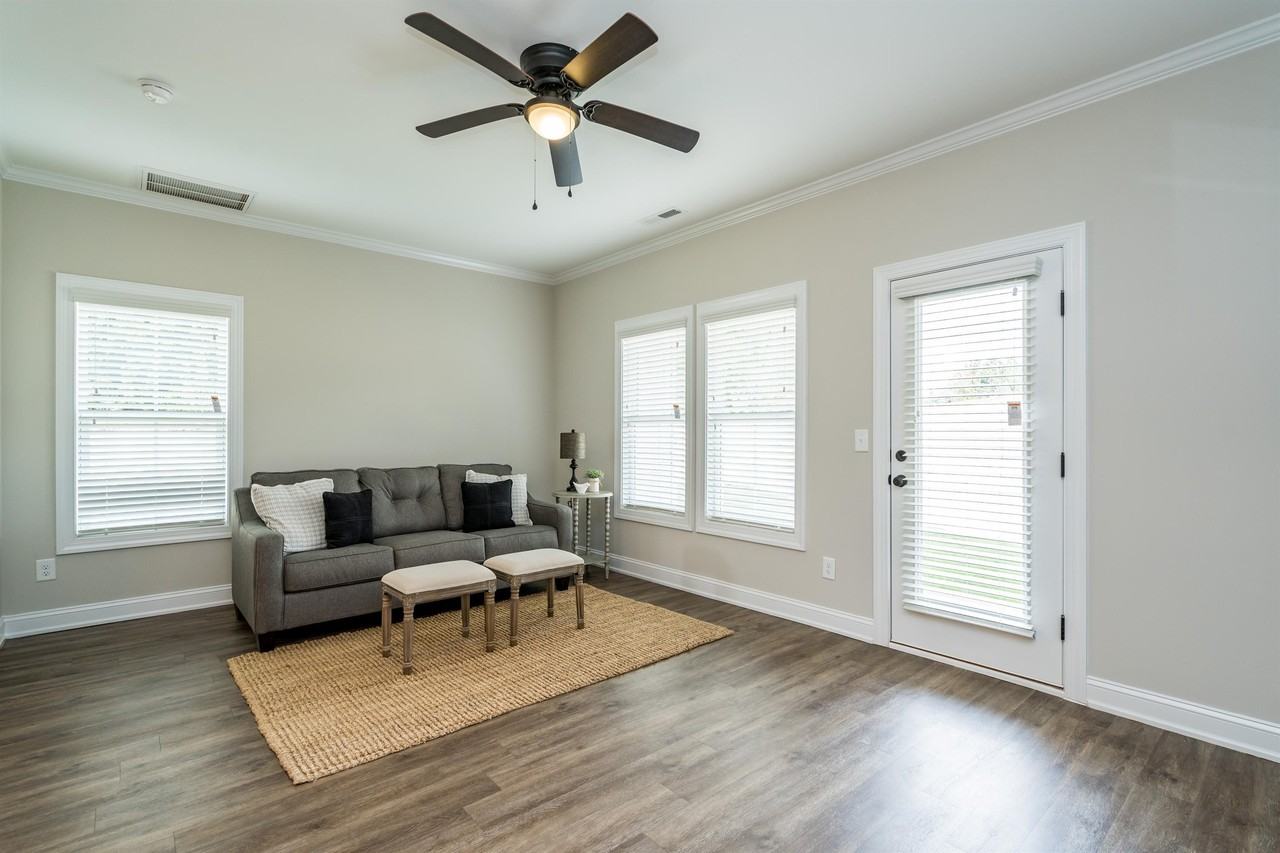 89 Marsh Harbor St #29 - Photo 5 of 15