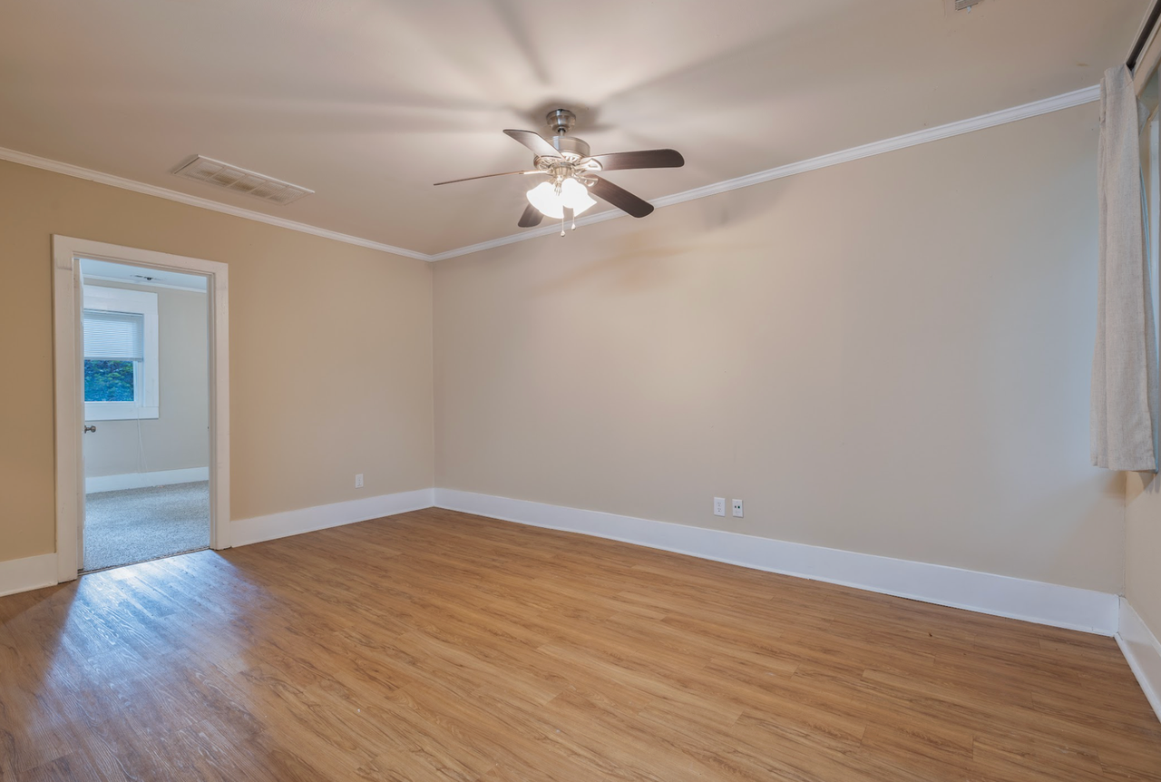 Walk to Campus! Downtown Apartment Available! - Photo 4 of 11