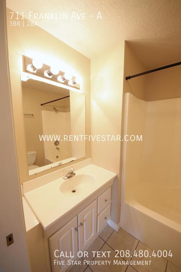 711 Franklin Avenue #A - Photo 6 of 12