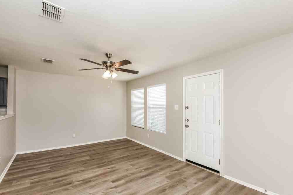 9104 Old Clydesdale Dr - Photo 7 of 16