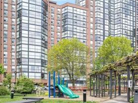 701 King St W - Photo 1 of 1