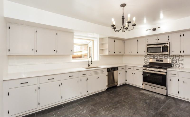 10454 S Claremont Ave #1stFL - Photo 3 of 18