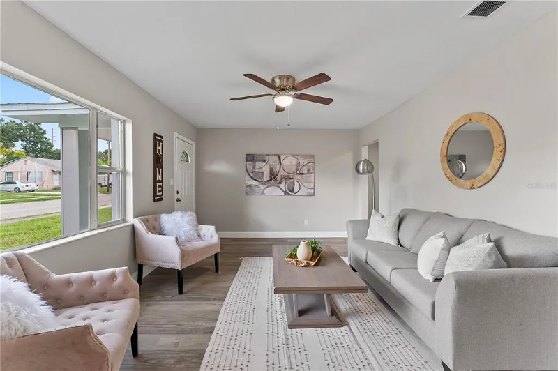 200 37th St S - Photo 2 of 20