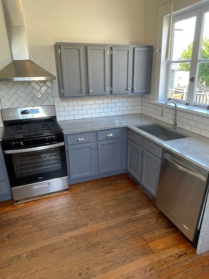 3113 3113 - 3115 Constance Street - Photo 7 of 26