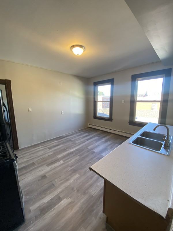 844 Park St #4W - Photo 3 of 9