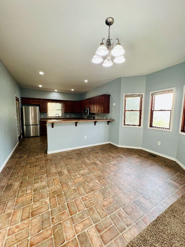 410 Villas Pkwy #2 - Photo 3 of 18