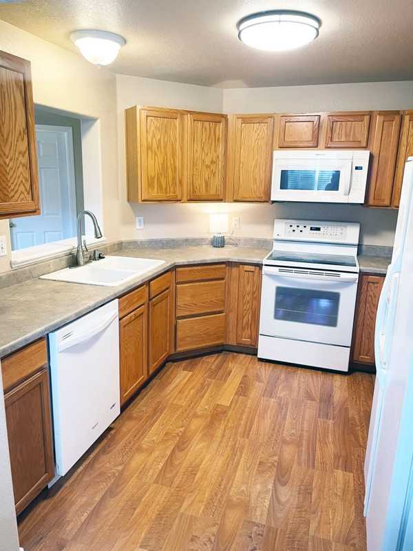 3080 Mandalay Grv #4 - Photo 7 of 20